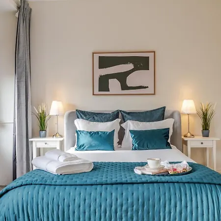 Modern & Cozy Flat With Workspace By Hostwise