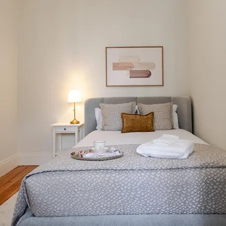 아파트 Modern & Cozy Flat With Workspace By Hostwise *