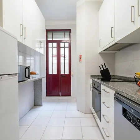 아파트 Modern & Cozy Flat With Workspace By Hostwise *