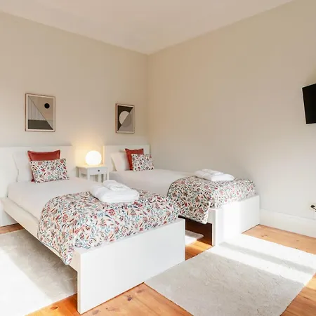 Modern & Cozy Flat With Workspace By Hostwise Appartement