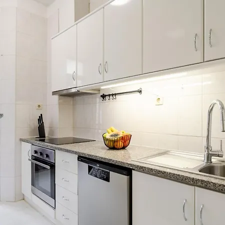 公寓 Modern & Cozy Flat With Workspace By Hostwise