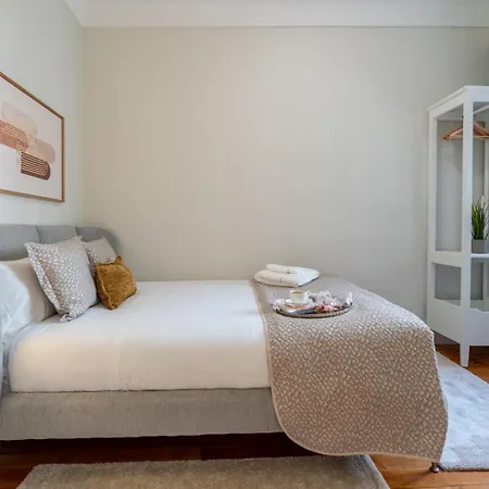 Modern & Cozy Flat With Workspace By Hostwise Porto