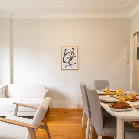 Modern & Cozy Flat With Workspace By Hostwise Διαμέρισμα *