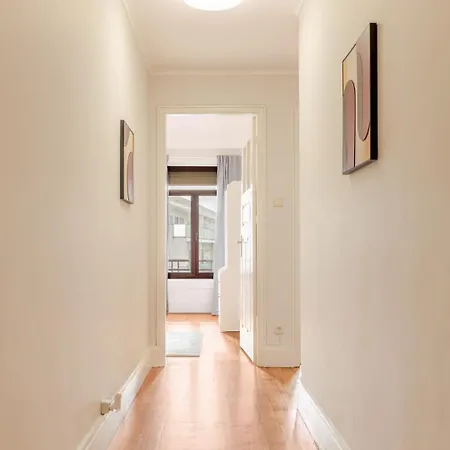 Modern & Cozy Flat With Workspace By Hostwise Appartement