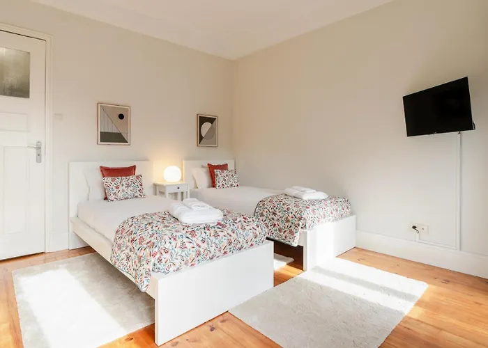 Modern & Cozy Flat With Workspace By Hostwise Apartman