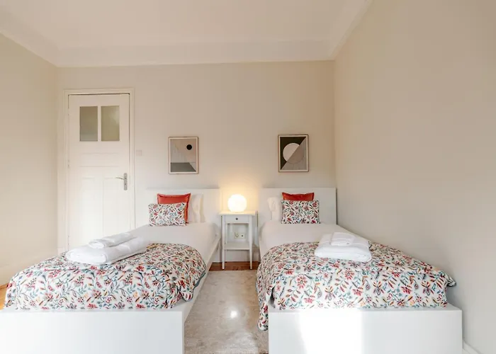 Modern & Cozy Flat With Workspace By Hostwise Porto