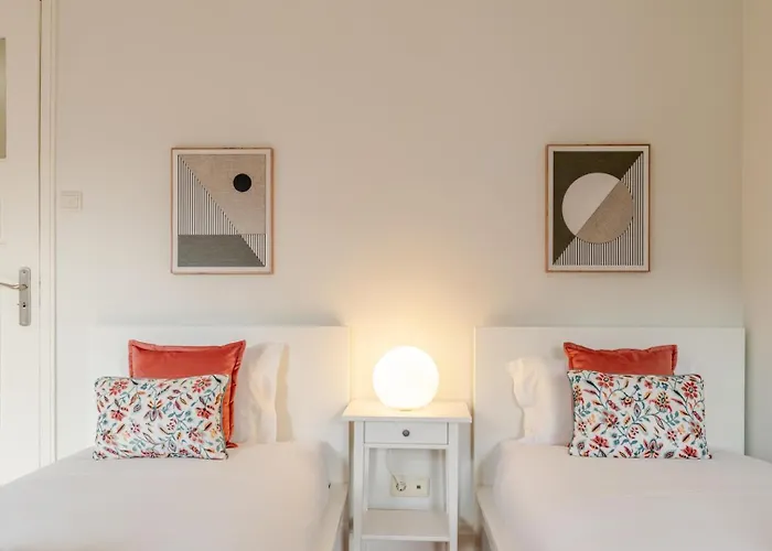 Modern & Cozy Flat With Workspace By Hostwise Lejlighed *