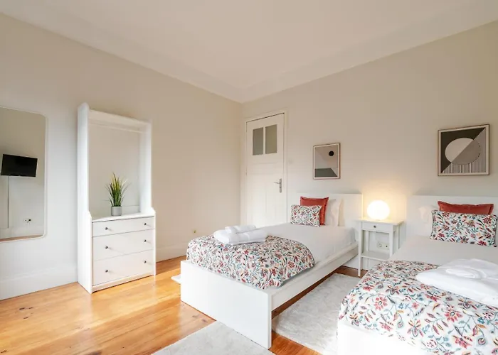 Modern & Cozy Flat With Workspace By Hostwise Apartment