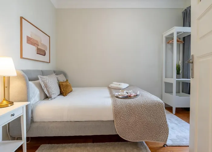 Modern & Cozy Flat With Workspace By Hostwise Porto