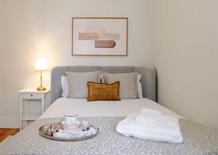 Modern & Cozy Flat With Workspace By Hostwise *