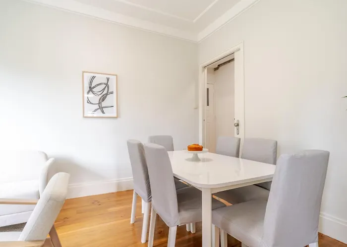 Modern & Cozy Flat With Workspace By Hostwise Apartman *