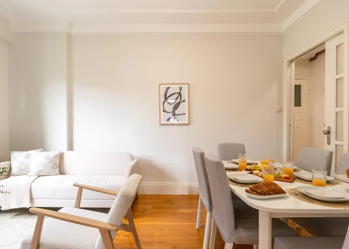 Modern & Cozy Flat With Workspace By Hostwise Apartment *