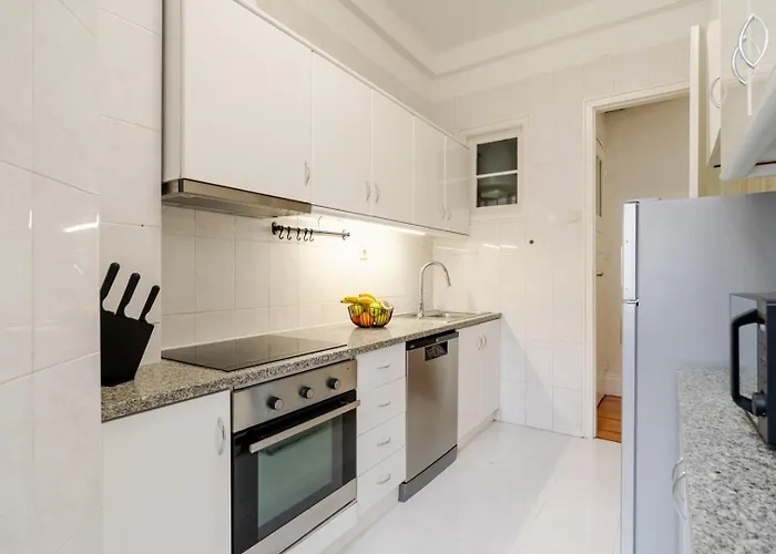 Modern & Cozy Flat With Workspace By Hostwise Porto