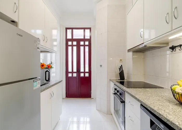 Modern & Cozy Flat With Workspace By Hostwise