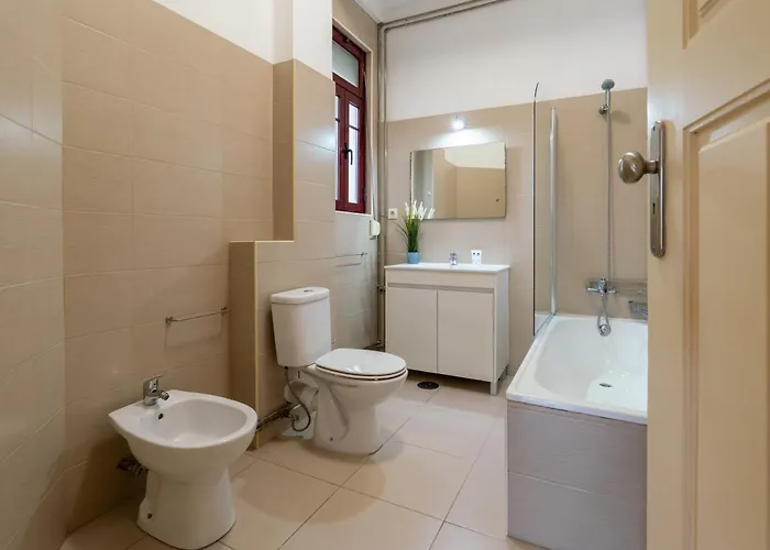 Appartement Modern & Cozy Flat With Workspace By Hostwise