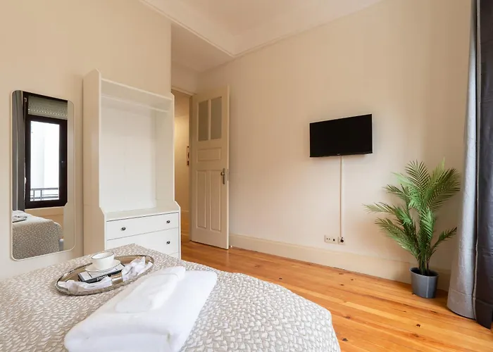 Modern & Cozy Flat With Workspace By Hostwise Porto