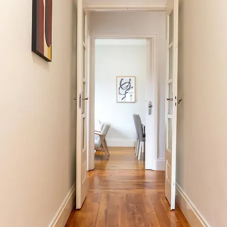 דירה Modern & Cozy Flat With Workspace By Hostwise