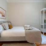 Modern & Cozy Flat With Workspace By Hostwise Πόρτο