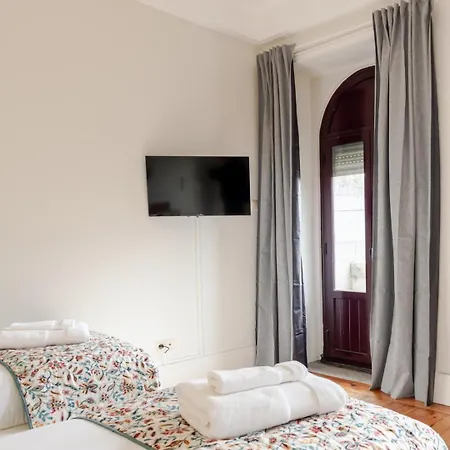Modern & Cozy Flat With Workspace By Hostwise * Porto