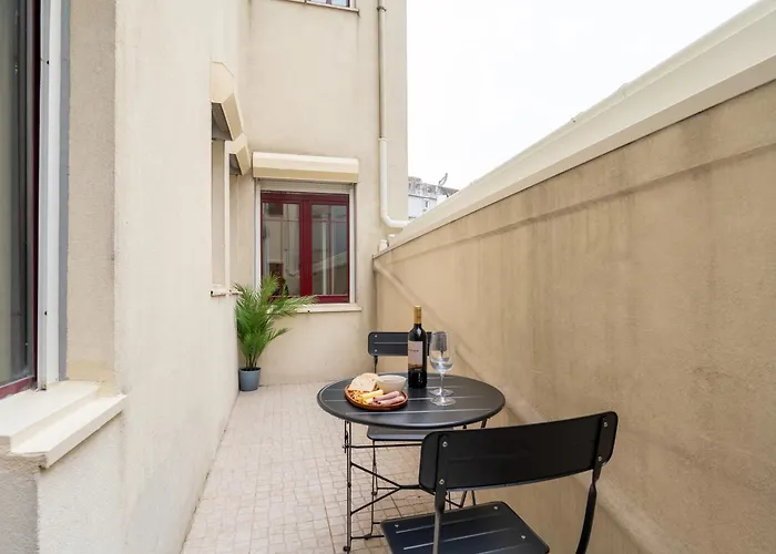 Modern & Cozy Flat With Workspace By Hostwise * Porto