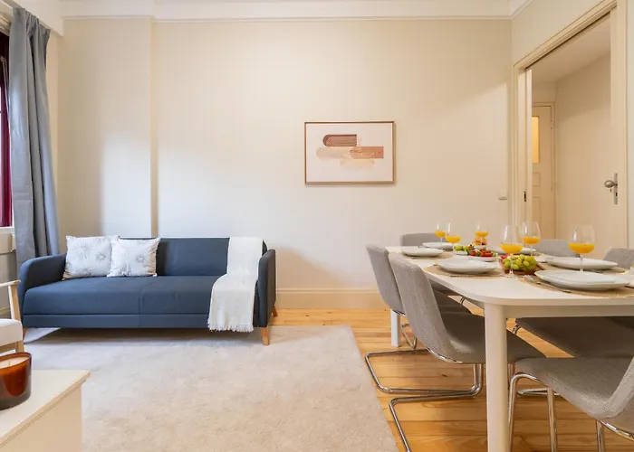 Modern & Cozy Flat With Workspace By Hostwise *