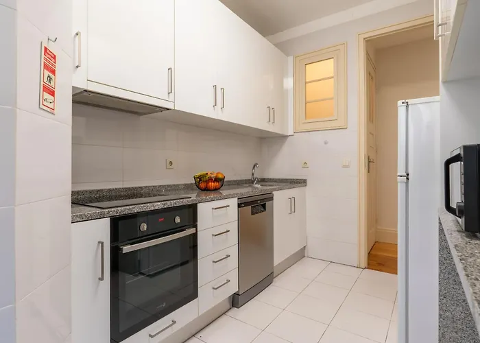 Apartamento Modern & Cozy Flat With Workspace By Hostwise