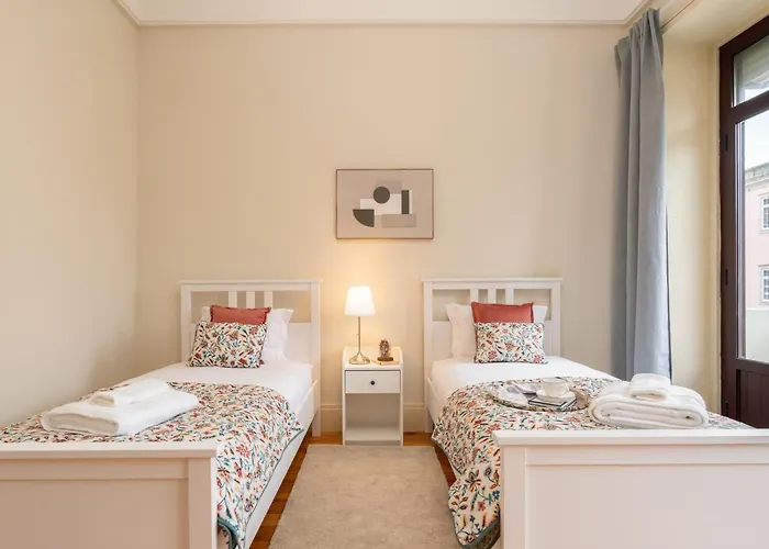 Modern & Cozy Flat With Workspace By Hostwise *