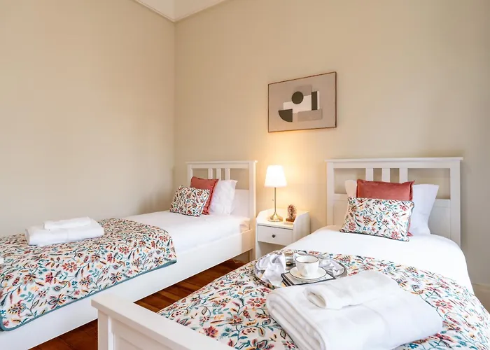 Modern & Cozy Flat With Workspace By Hostwise *