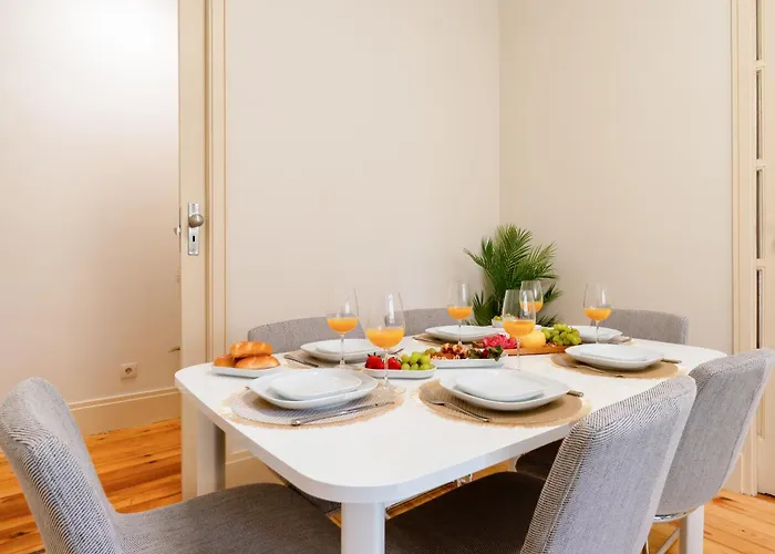 Modern & Cozy Flat With Workspace By Hostwise *